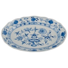 Meissen, Blaue Zwiebel ovale Schale in Porzellan. Ca. 1900.