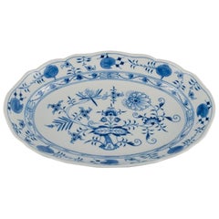 Meissen, Blaue Zwiebel ovale Schale in Porzellan. Ca. 1900. 