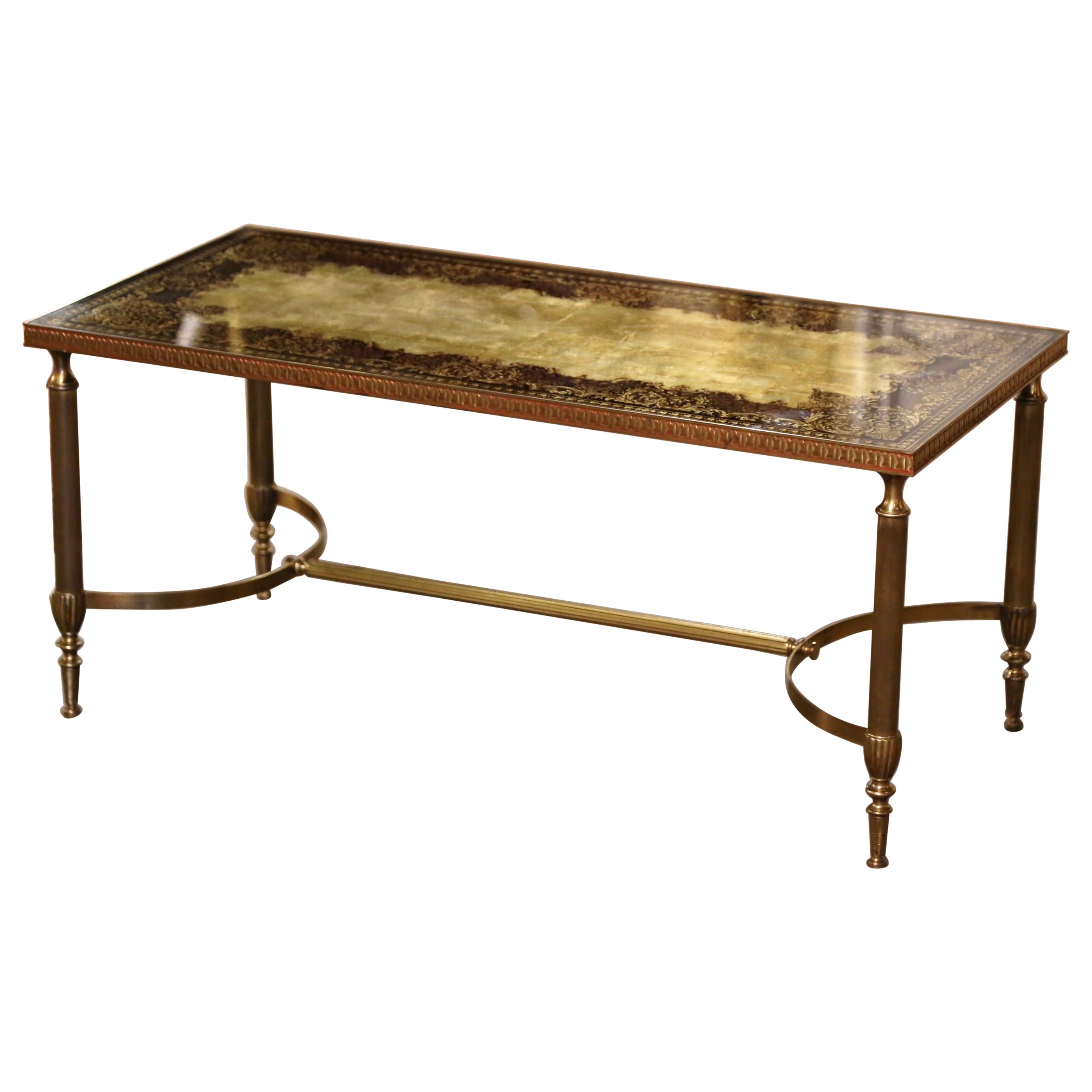 Table basse en laiton de la Maison Baguès du milieu du siècle avec plateau en verre églomisé en vente