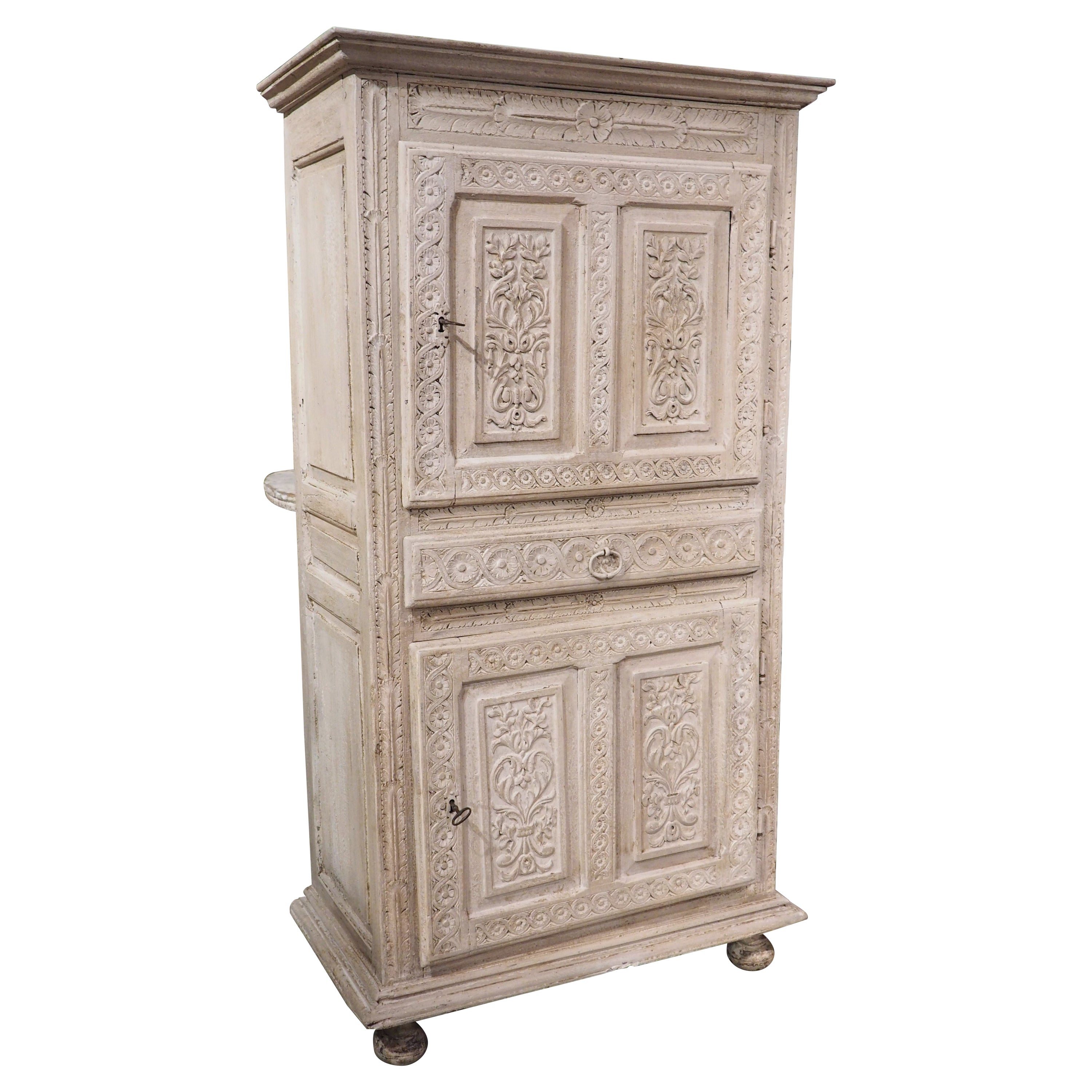 17th Century Painted Oak Homme Debout Cabinet from Southwest France