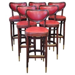 Tabourets de bar vintage en bois cintré avec vinyle rouge rubis d'origine et accents en laiton