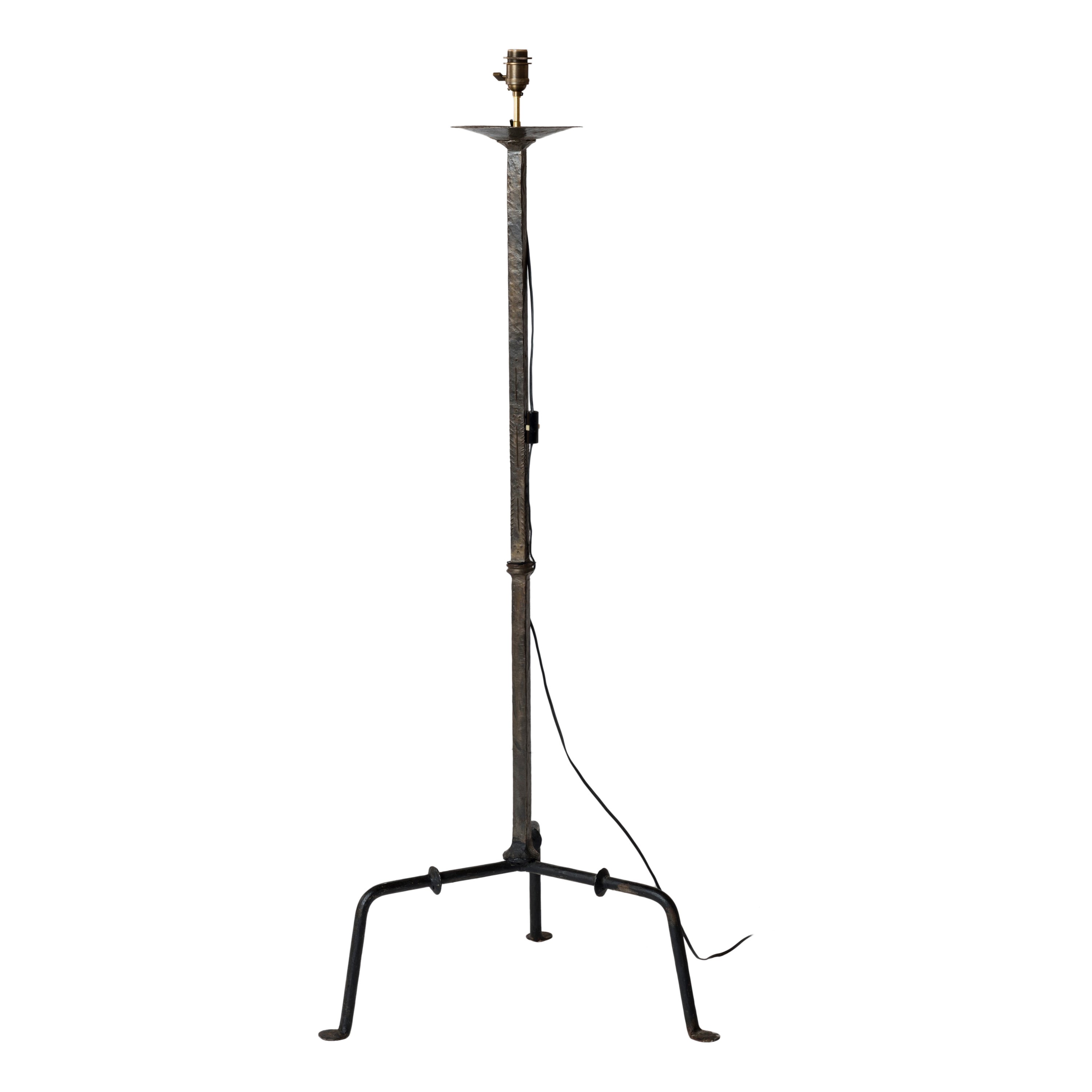 Brutalist Etched Wrought Iron "Ferronerie" Tripod Floor Lamp, France, 1960s