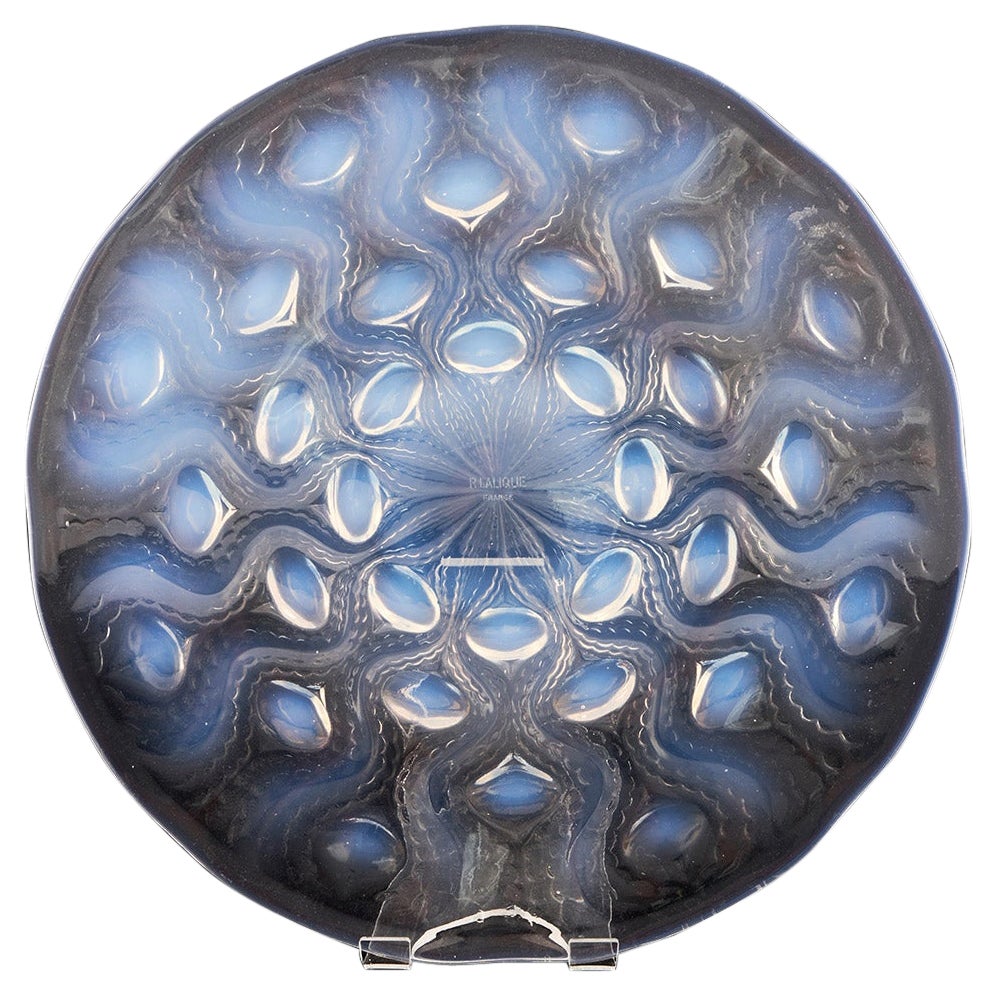 'Bulbes No.2' an Opalescent Glass Plate by Rene Lalique 