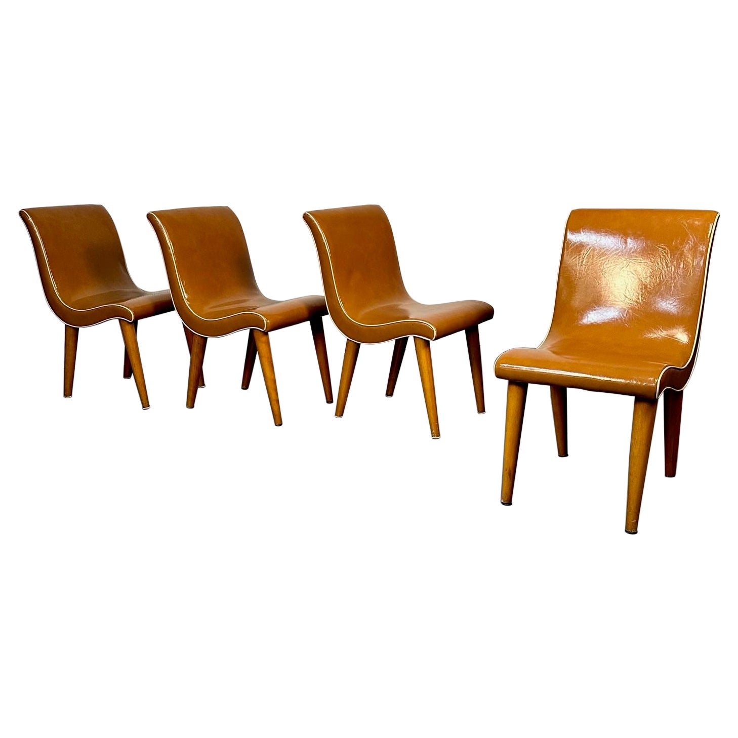 Cuatro sillas curvadas americanas de comedor / auxiliares modernas de mediados de siglo, de Russel Wright en venta