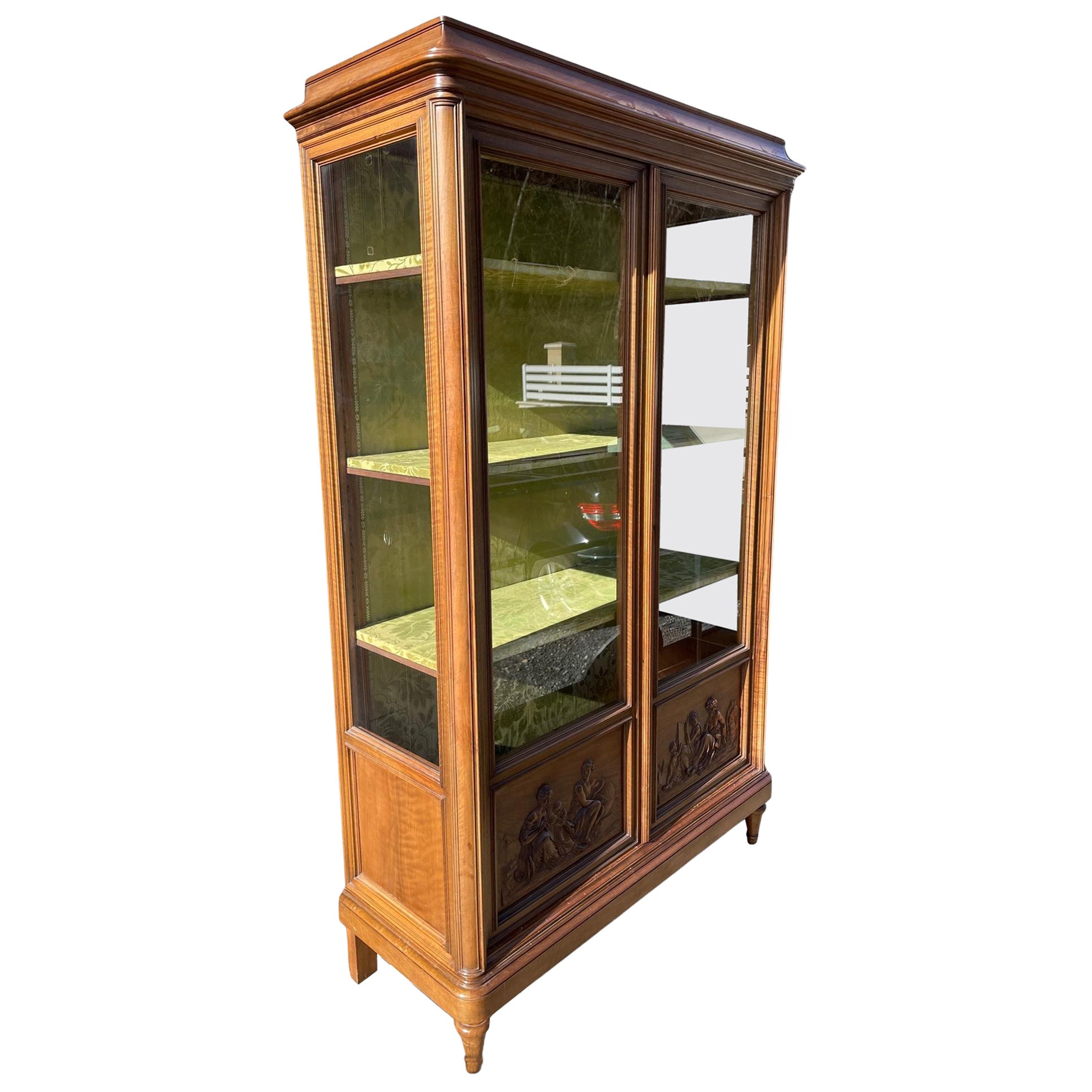 20th Century French Walnut Vitrine with Shelves, 1925s For Sale
