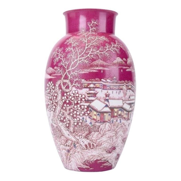 Vase en agate rouge avec scène de neige par WL Ceramics