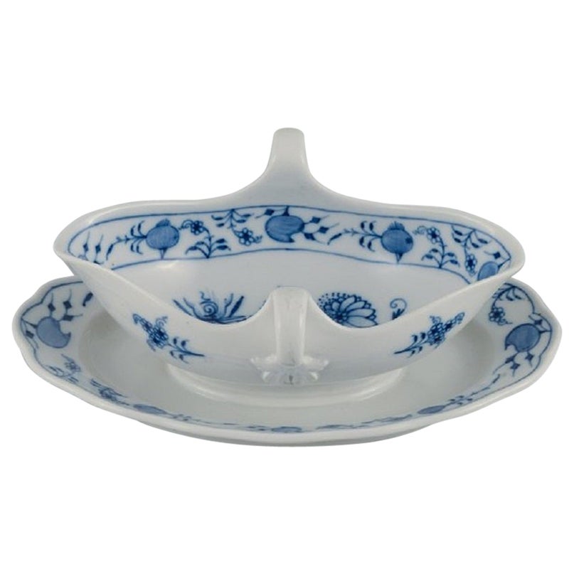 Meissen, Blue Onion Sauce Boat in Porcelain, circa 1900