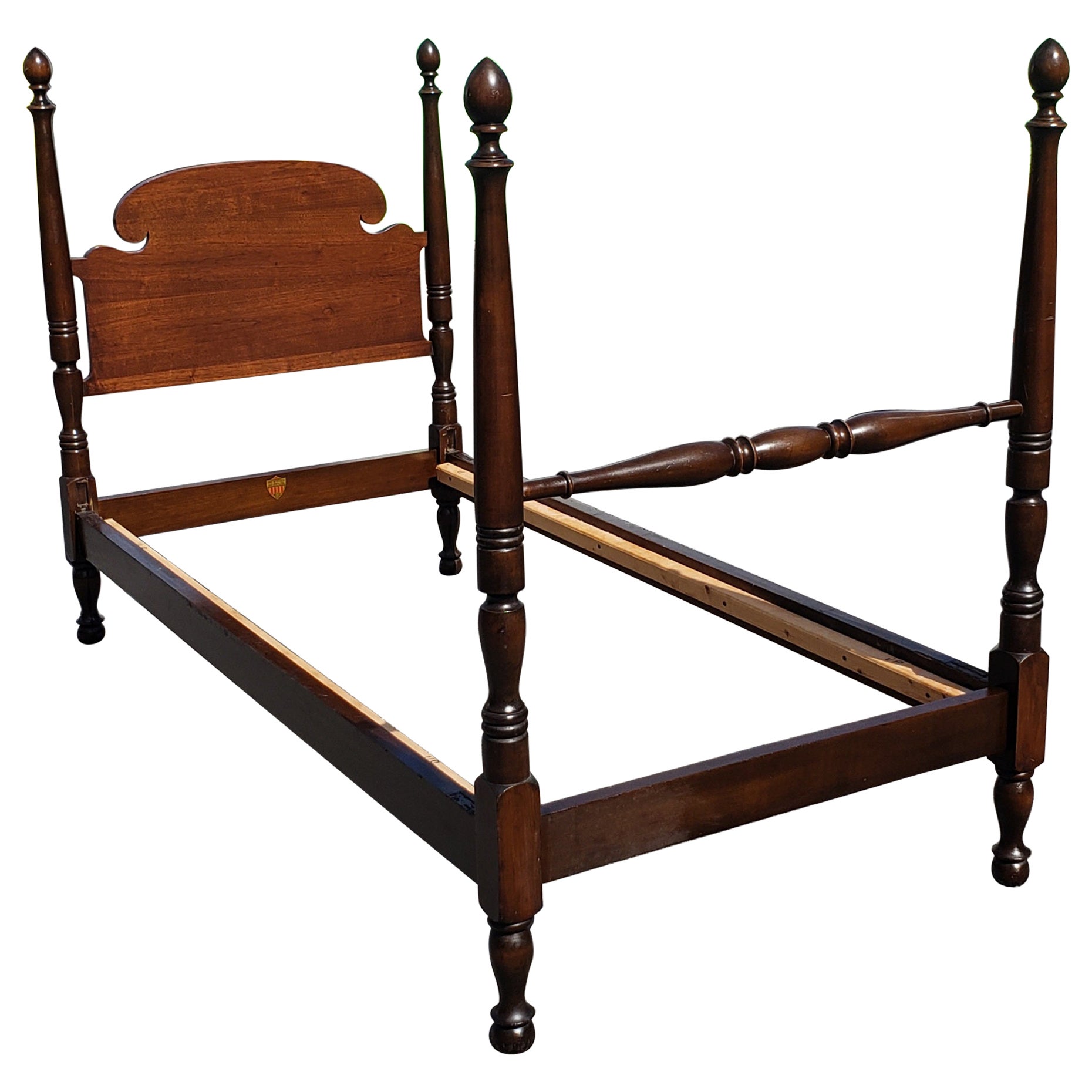 1920s Foote-Reynold Co. Mahogany and Walnut Semi-Poster Single Size Bedstead For Sale