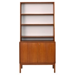 Bücherregal der Skandinavischen Moderne