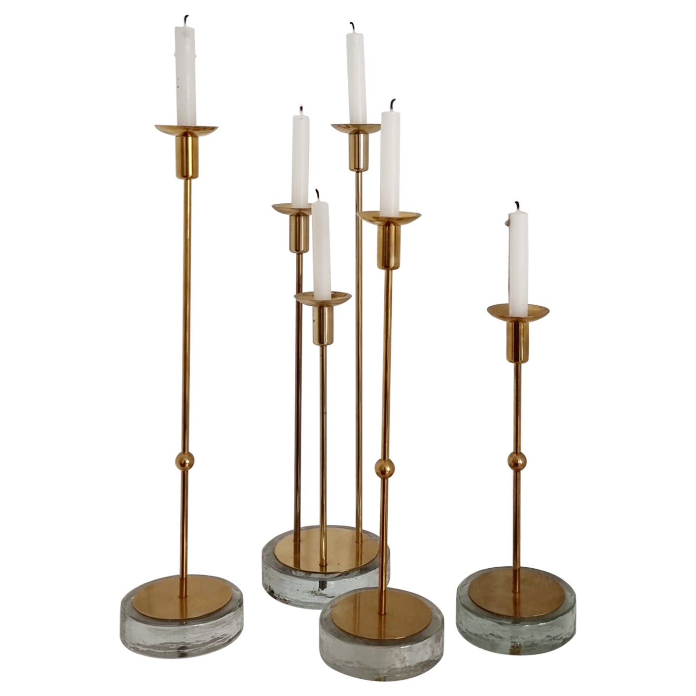 Gunnar Ander, vier Kerzenhalter, Messing und Glas, Ystad Metall, Schwedische Moderne