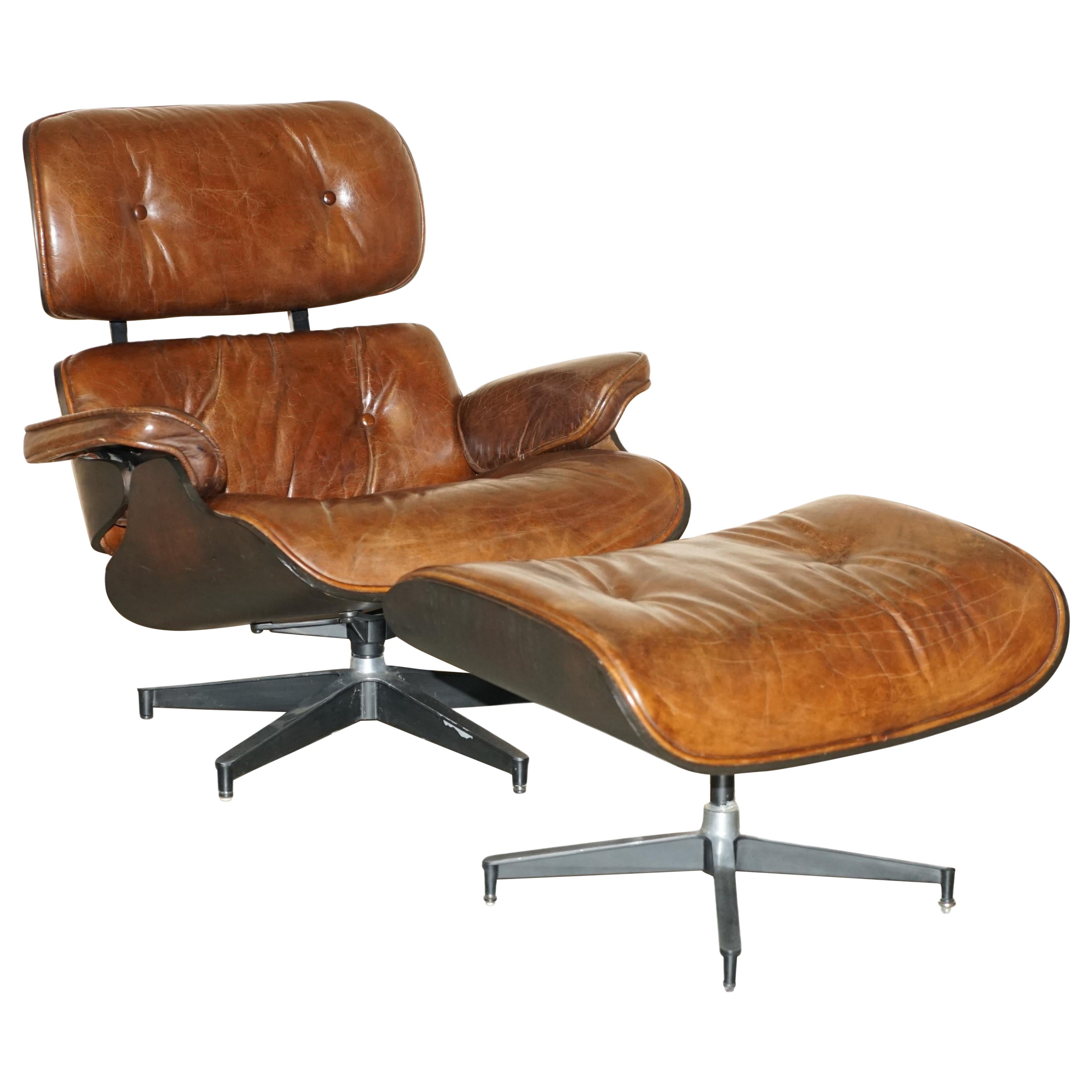 Confortable fauteuil et ottoman de salon en cuir Brown Artsome avec cadre en bois courbé en vente