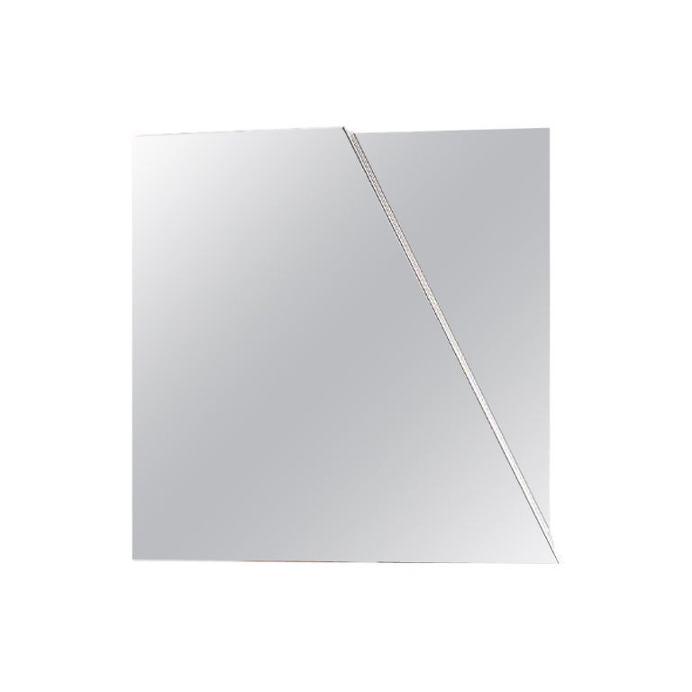 Miroir en acier inoxydable, carré argenté par Theodora Alfredsdottir