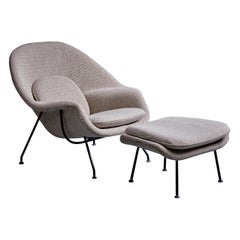 Ensemble nouvellement tapissé de chaise et d'ottoman en lin Eero Saarinen pour Knoll, États-Unis