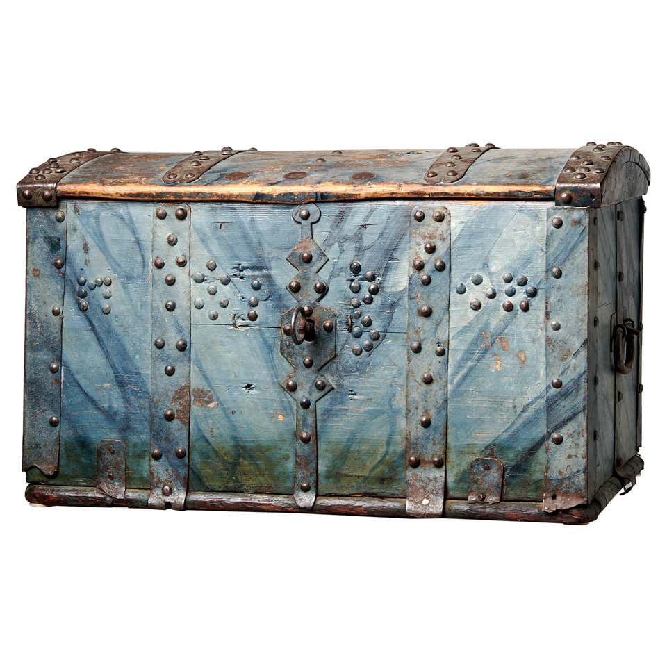 Wrought Iron Boxes - 18 For Sale at 1stDibs | cast iron box