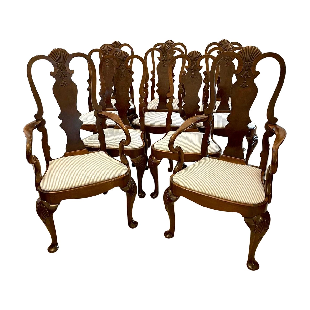 Ensemble de 10 chaises de salle à manger en noyer de l'époque victorienne, de qualité exceptionnelle 