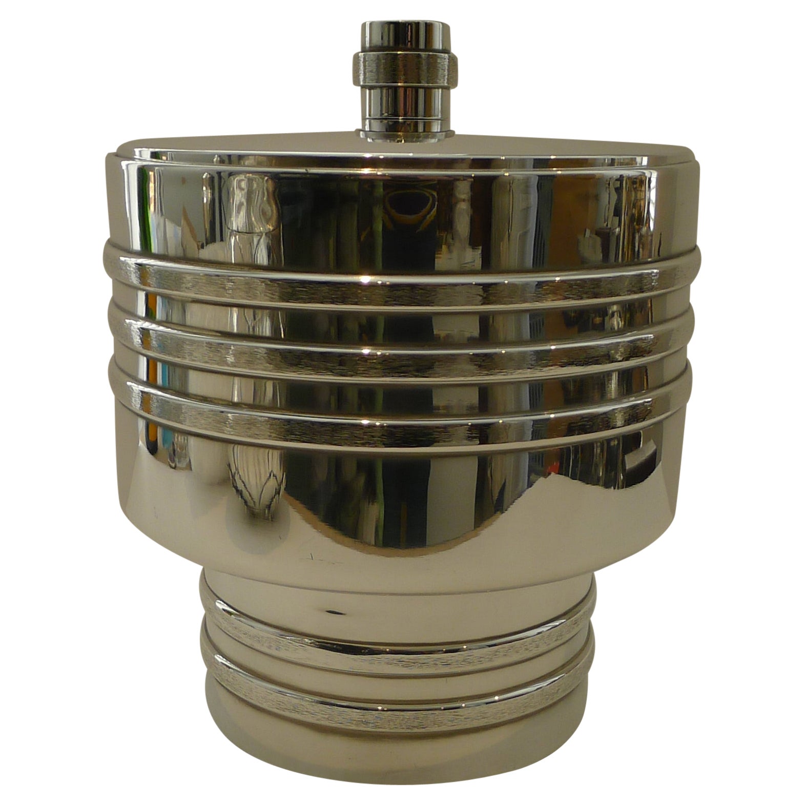 Large Mid-Century Modern Italian Silver Plated Ice Bucket, circa 1970 For Sale