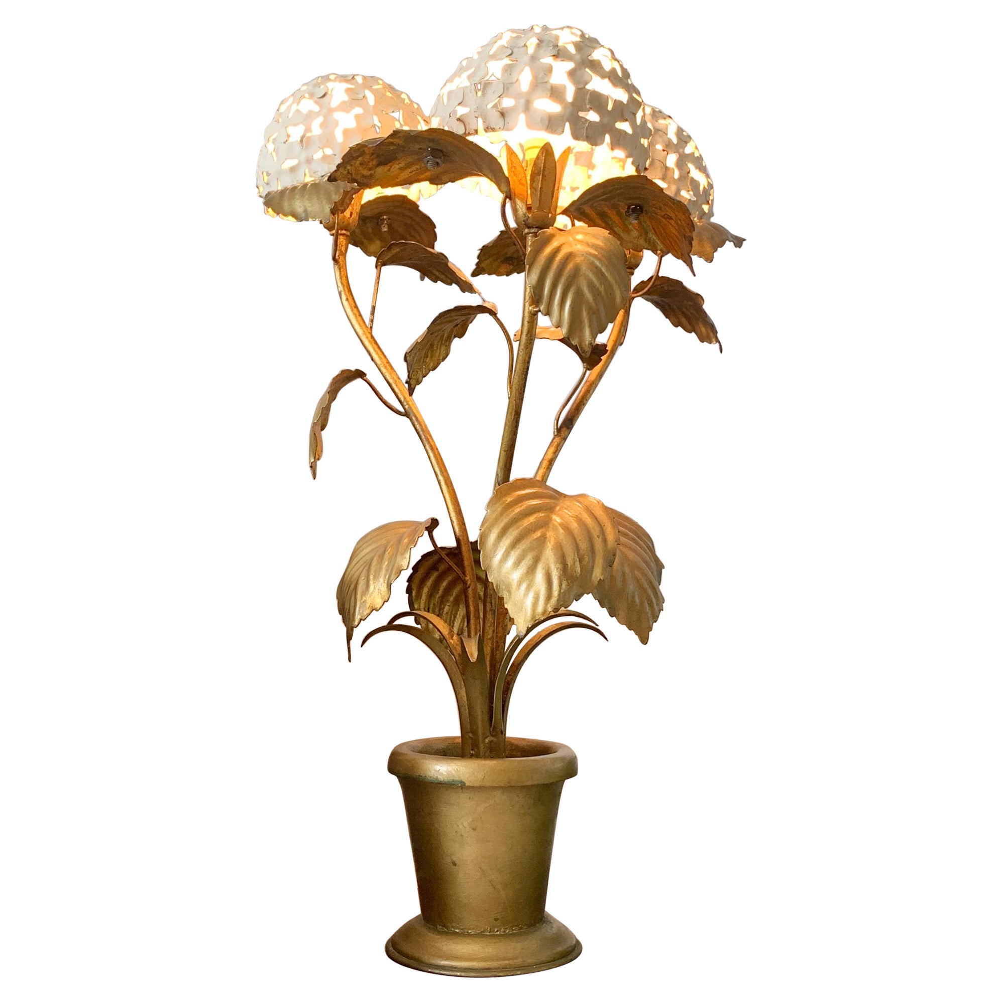 1950s American White and Gold Hydrangea Table Lamp For Sale