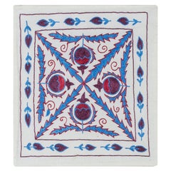 Handgefertigte Suzani Textil bestickte neue Kissenhülle, Seidenkissencase. 17 Zoll x 18 Zoll