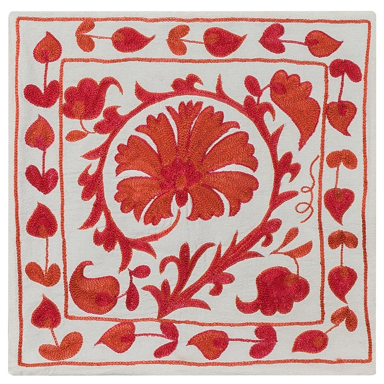 Nouvelle housse de coussin en soie brodée à la main en textile Suzani, crème et rouge. 18 "x18"