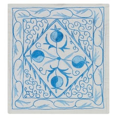 Suzani Kissenbezug, Uzbek-Stickerei-Spitzenkissen in Creme & Hellblau 16"x18"