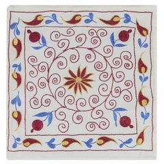 Copricuscino decorativo in pizzo con ricamo in seta, cuscino Suzani fatto a mano.