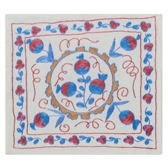 Couvercle d'oreiller Suzani en dentelle brodée de soie d'Asie centrale, fait à la main