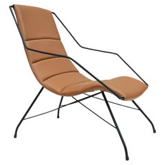 Poltrona moderna brasiliana in pelle marrone e ferro, Carlo Hauner, 1950, Brasile