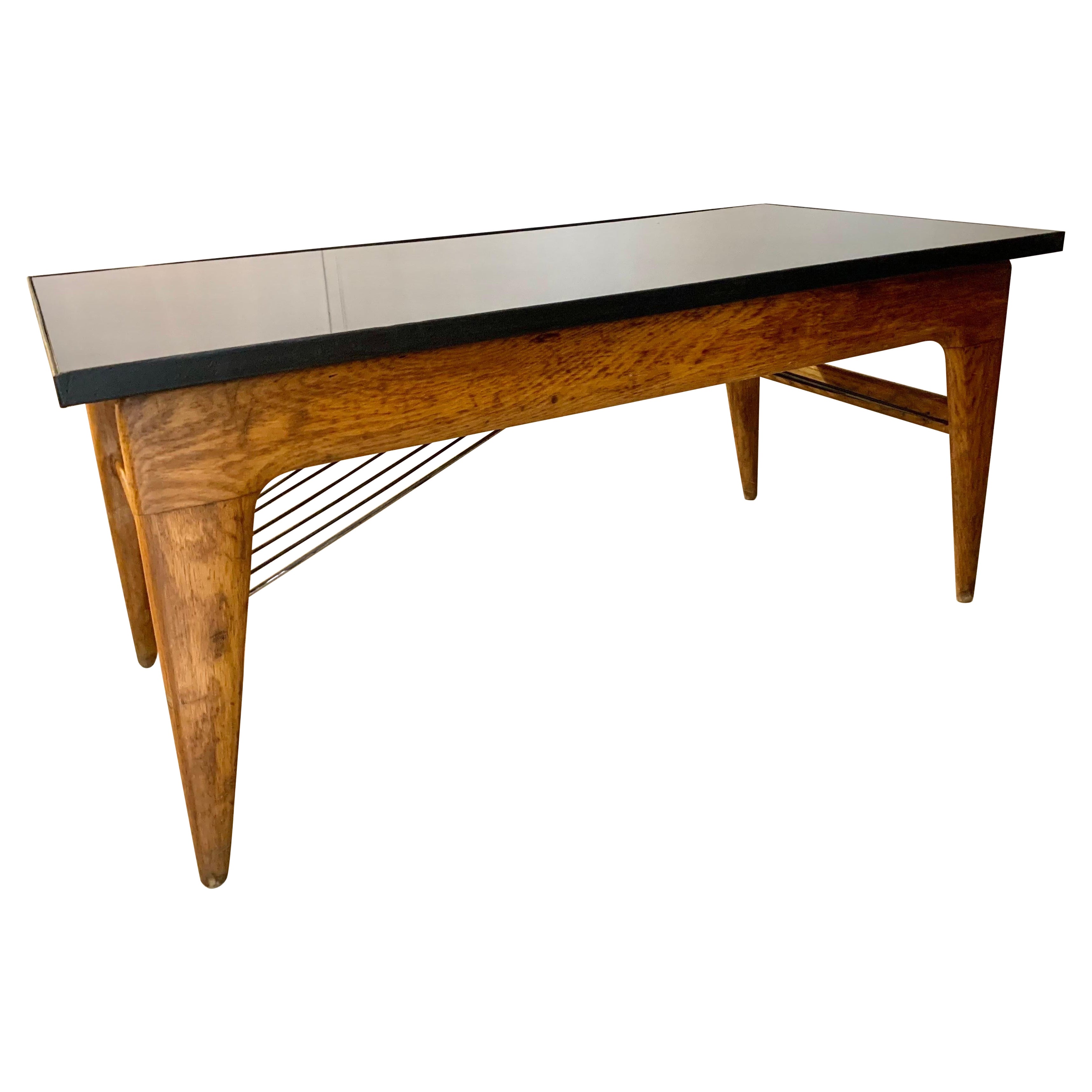 Table basse en bois de chêne français de 1950