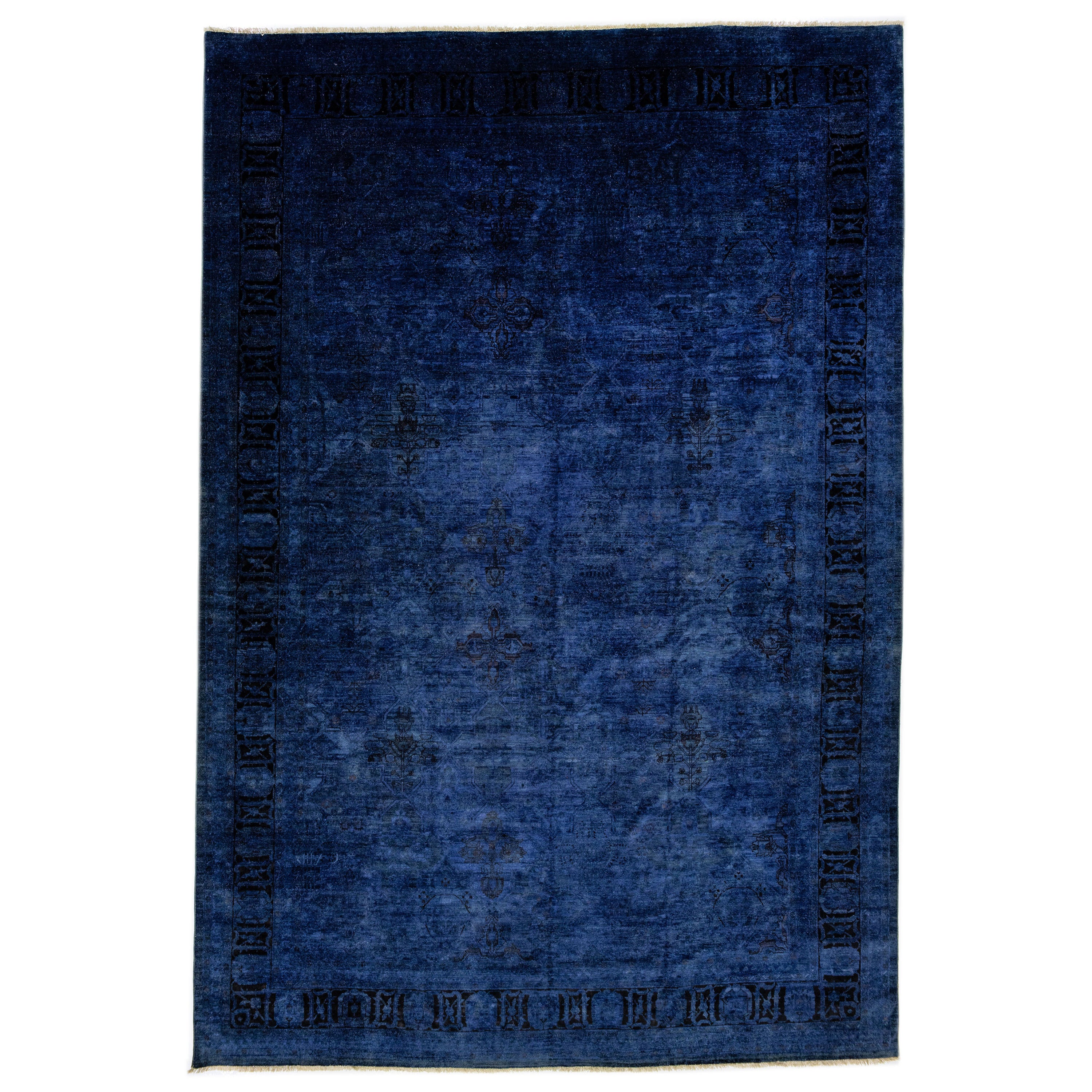 Oversize Transitional Handmade Wool Rug in Blue For Sale