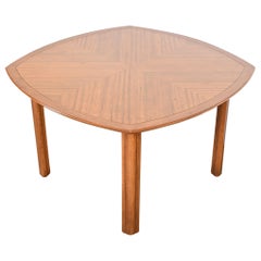 Table de petit déjeuner ou table de jeu Baker Furniture en noyer marqueté, moderne du milieu du siècle dernier