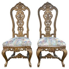 Paire d'anciennes chaises de trône vénitiennes en bois doré sculpté du 19e siècle