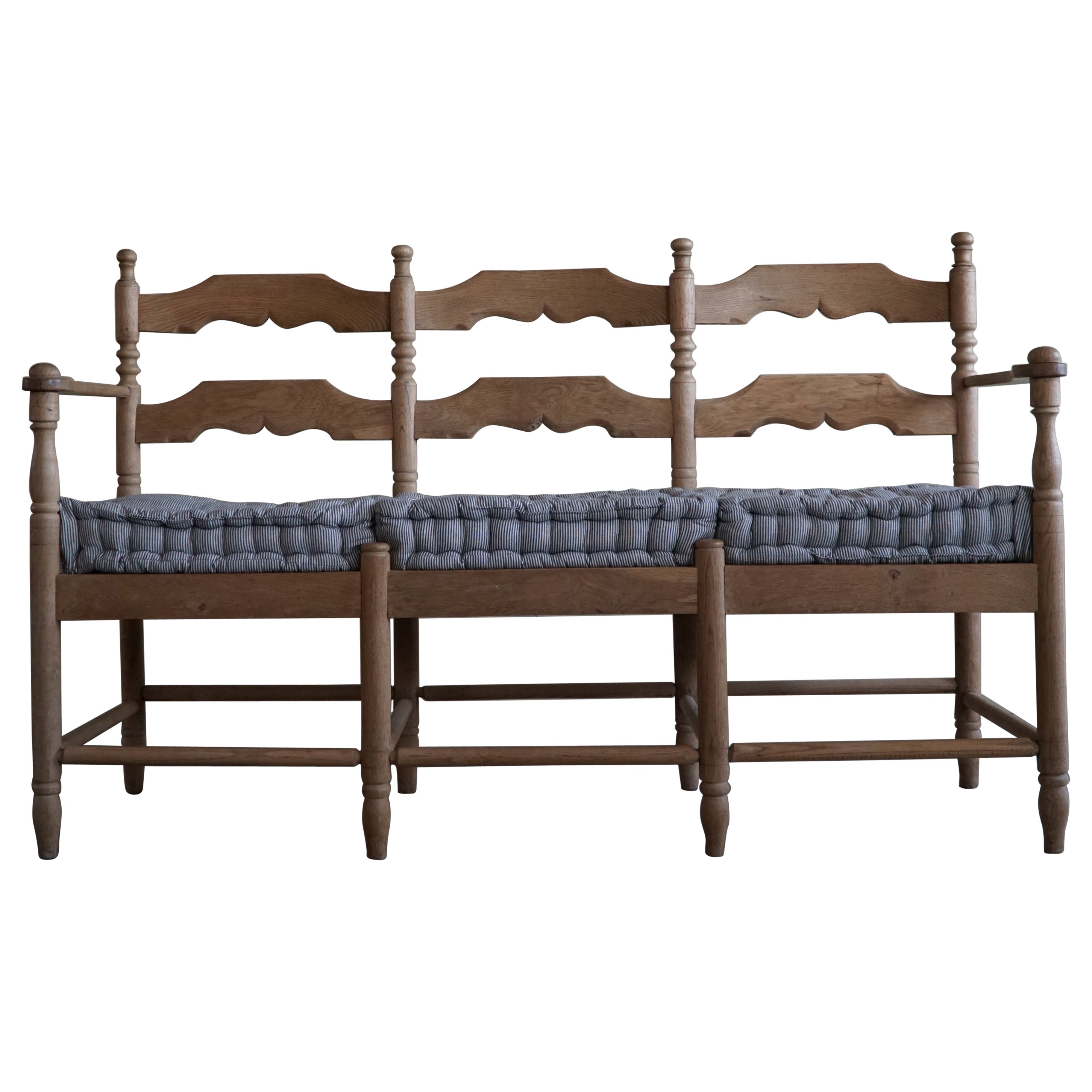 Dänisches modernes, skulpturales Dreisitzer-Sofa / Bank, hergestellt von Hans Dau, 1950er Jahre im Angebot