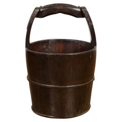 Cubo de Madera del Sur Qing de 1900 con Asa Grande y Detalles Metálicos
