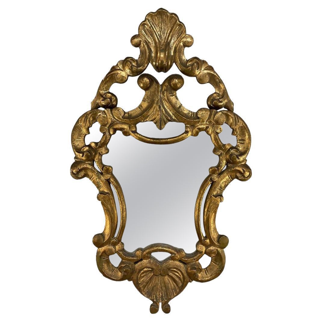 Miroir italien en bois doré du 19e siècle en vente