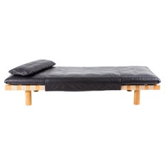 Pallet Black Leather Nature Day Bed by Pulpo