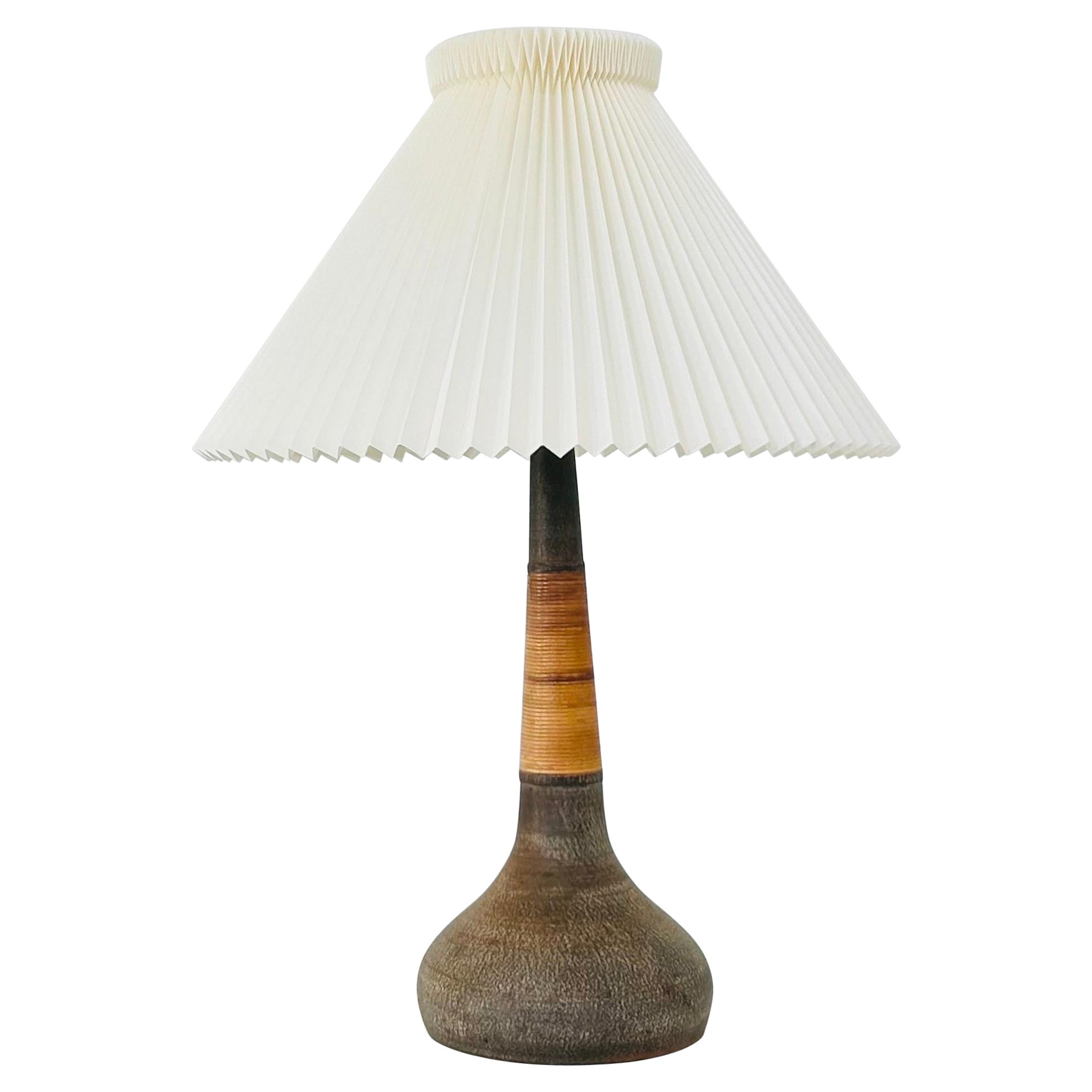 Danish Modern Le Klint and Kähler Ceramics Table Lamp, 1960s, Denmark For  Sale at 1stDibs