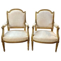 Paire de fauteuils français de style Louis XVI