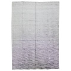 Tapis contemporain fait à la main en laine et soie grise avec motif abstrait