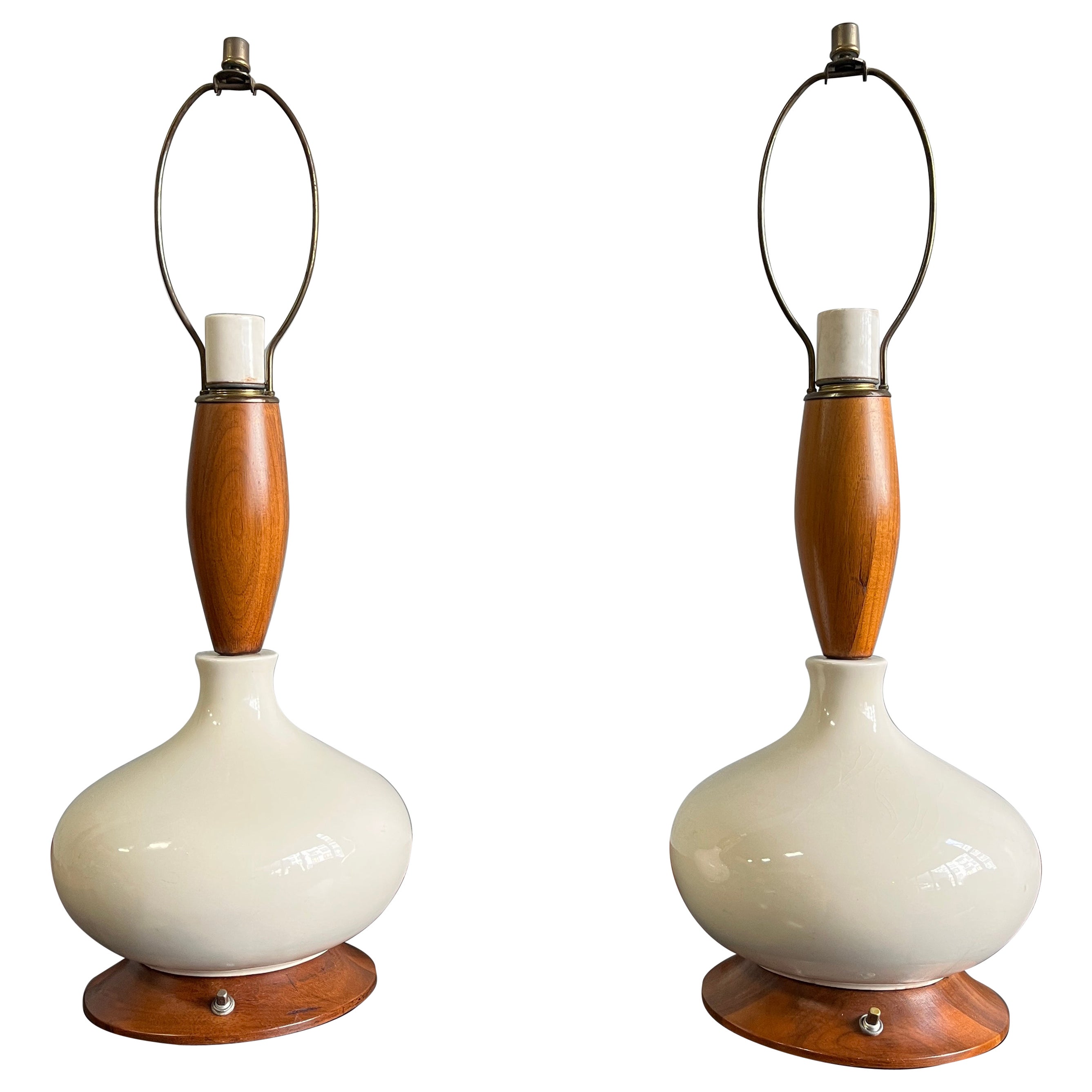 Elegant Pair of Midcentury Ceramic Table Lamps
