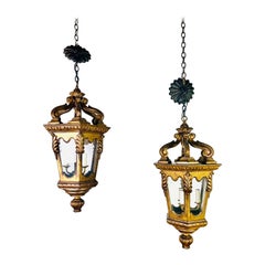 Paire de lanternes en bois doré du début du 20e siècle 