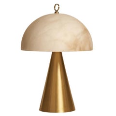 Lampada da tavolo italiana contemporanea "Funghetto" Paralume in alabastro, ottone satinato