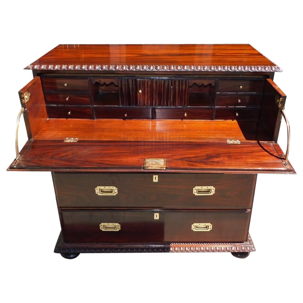 Commode de campagne militaire anglaise Chippendale en bois de violette avec secrétaire, vers 1780 en vente