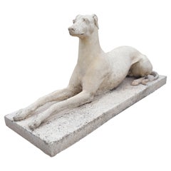 Lebensgroße zusammengesetzte Windhund-Statue aus Stein aus England