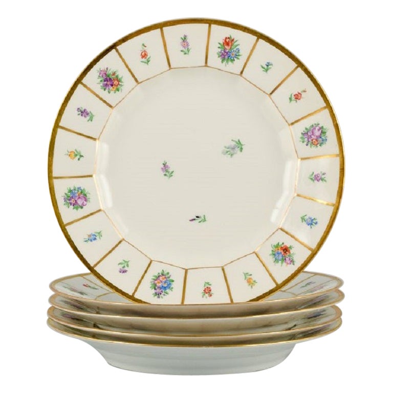 Royal Copenhagen Henriette. Cinq assiettes de table.