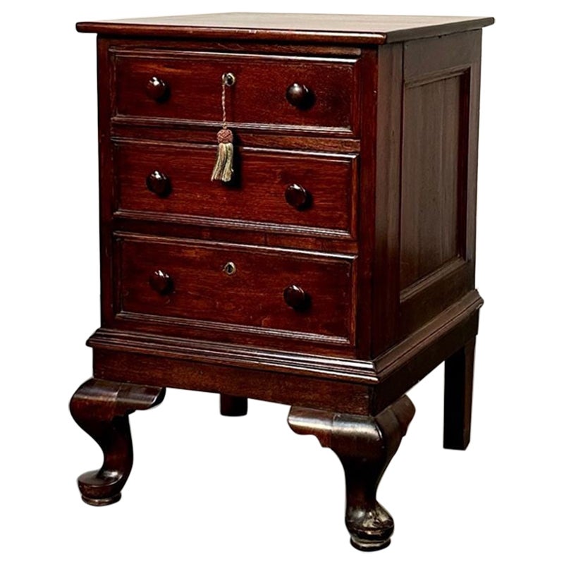 18th/19th Century Mahogany Georgian Queen Anne Leg Chest / Nightstand, English For Sale