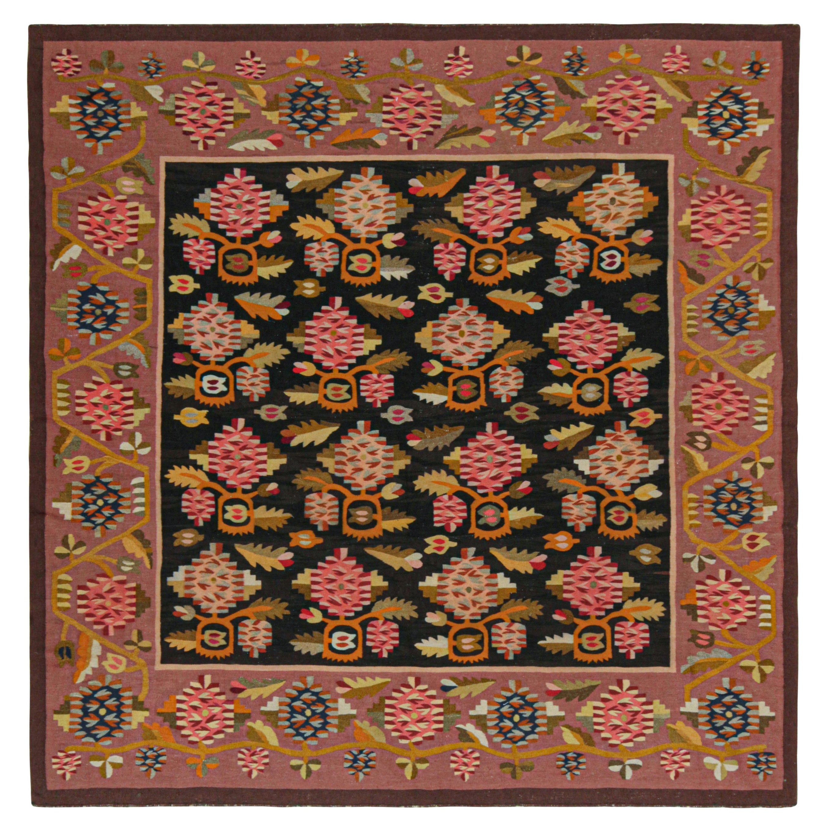 Antico Kilim bessarabiano in nero e rosa con motivi floreali, da Rug & Kilim