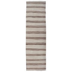 Chemin de table Kilim turc vintage au design minimaliste avec ivoire, Brown et Off-White 