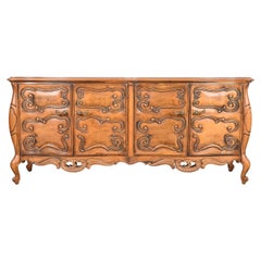 Romweber Französisches Rokoko-Sideboard oder Anrichte aus geschnitztem Nussbaumholz, Louis XV