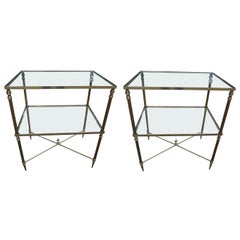 Paar französische Tische im Louis-XVI-Stil aus Messing und Glas
