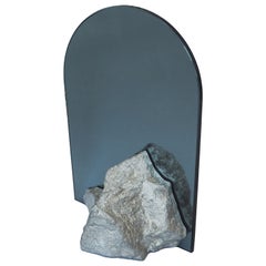 Stone mirror in aluminium by Desia Ava